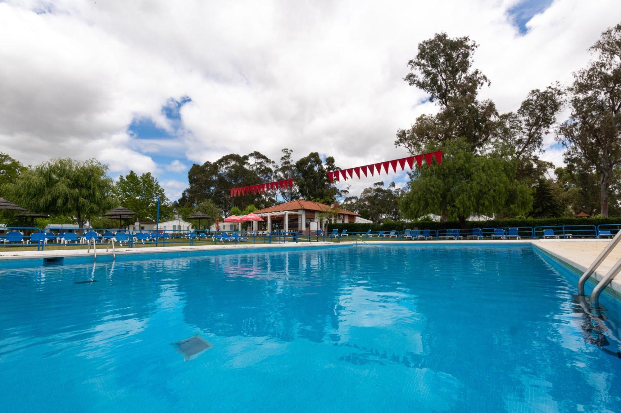 Parque De Campismo Orbitur Evora Otel Dış mekan fotoğraf