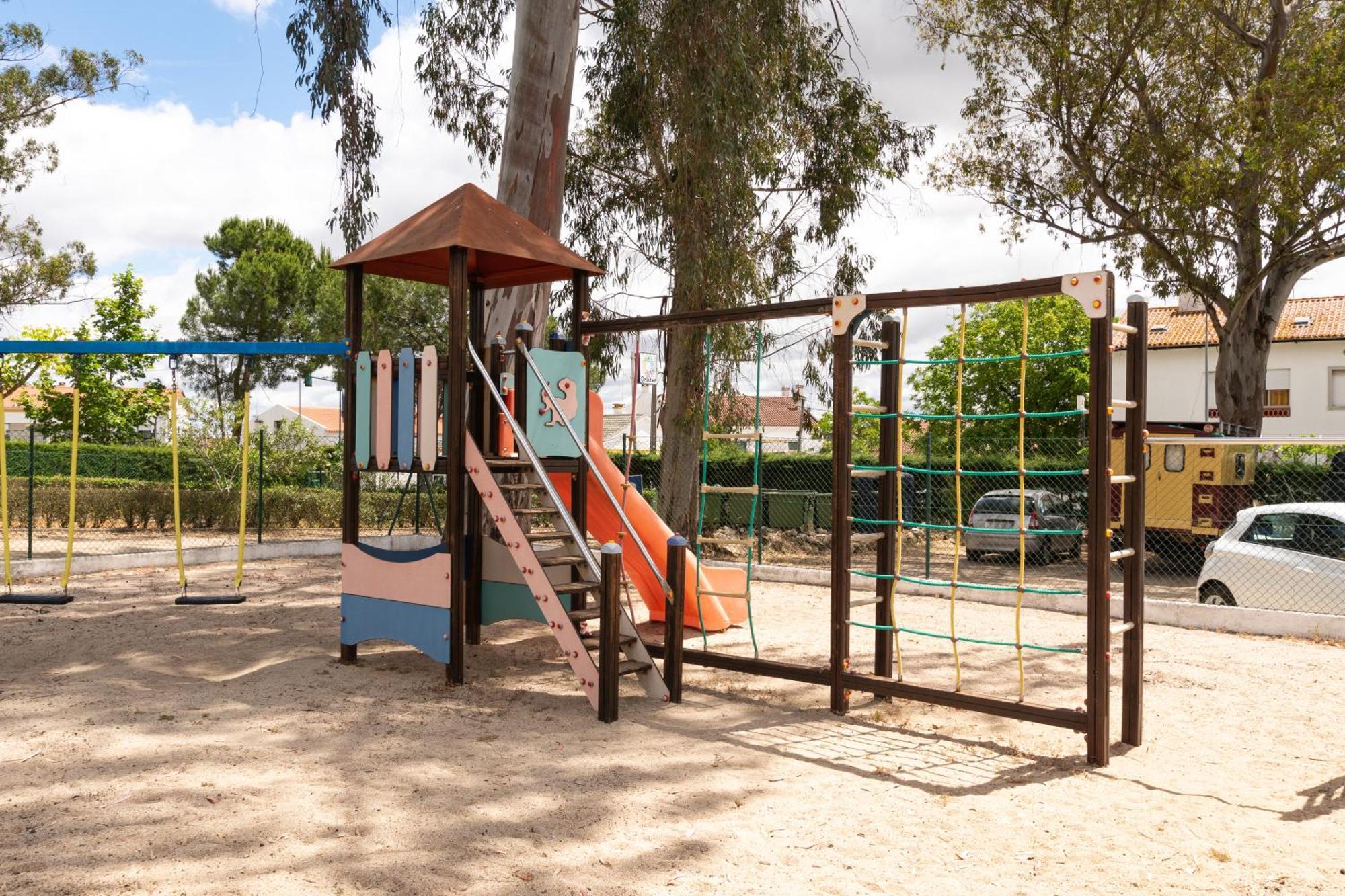 Parque De Campismo Orbitur Evora Otel Dış mekan fotoğraf