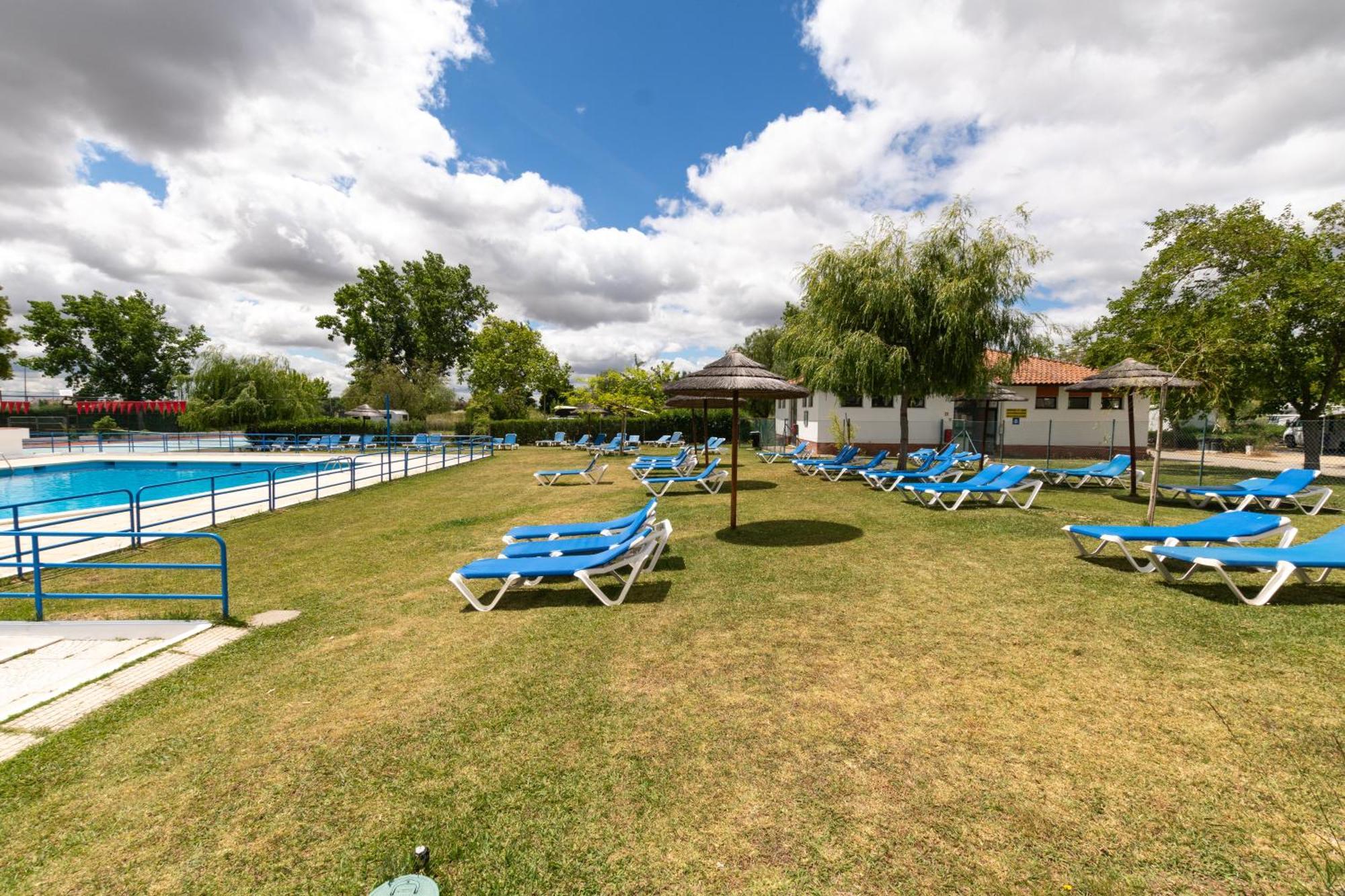 Parque De Campismo Orbitur Evora Otel Dış mekan fotoğraf
