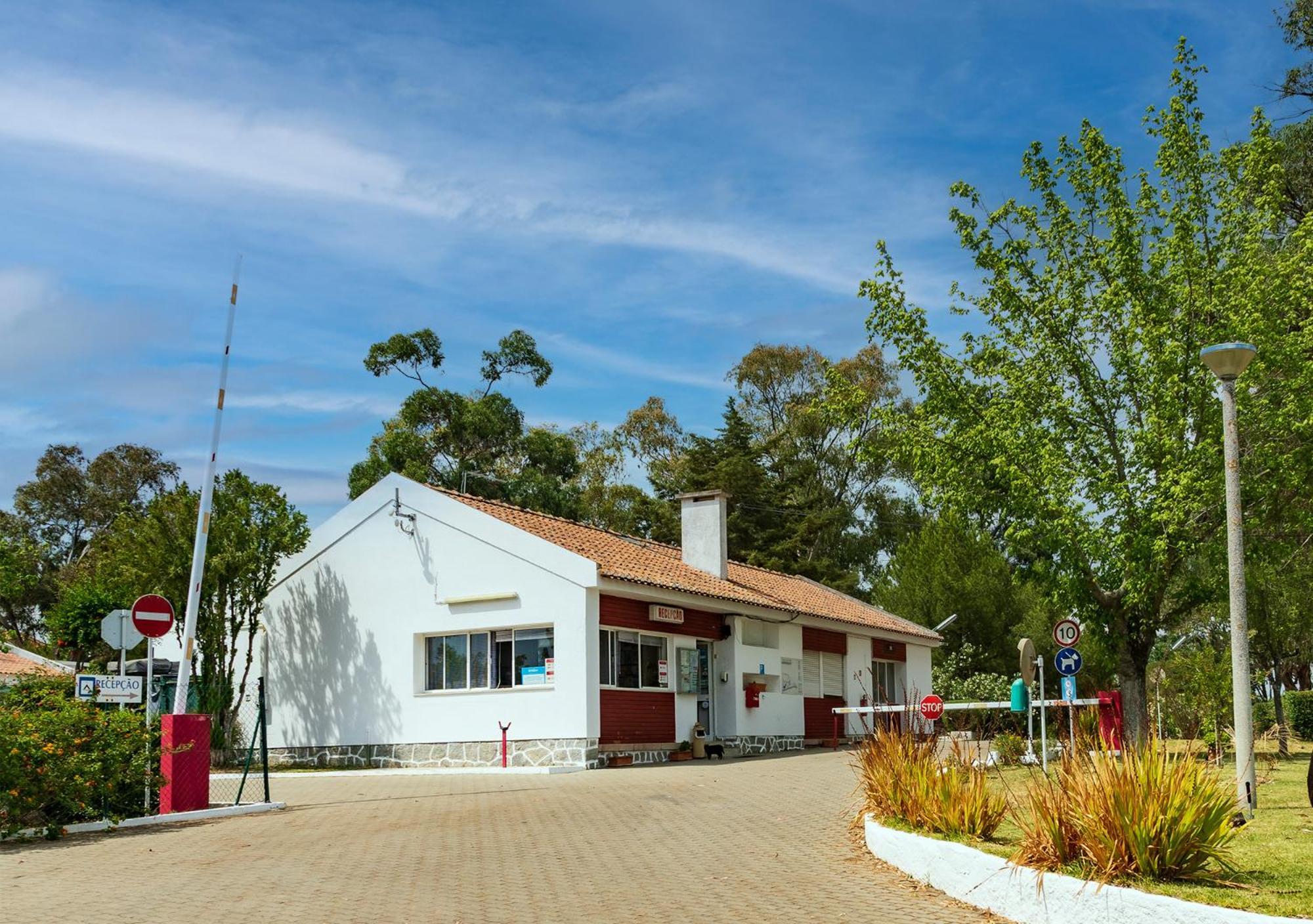 Parque De Campismo Orbitur Evora Otel Dış mekan fotoğraf